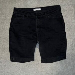 Women’s Signature by Levi Strauss Black Jean Bermuda Shorts